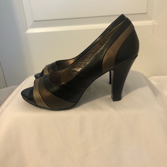 Beautiful women’s shoes - Picture 3 of 8